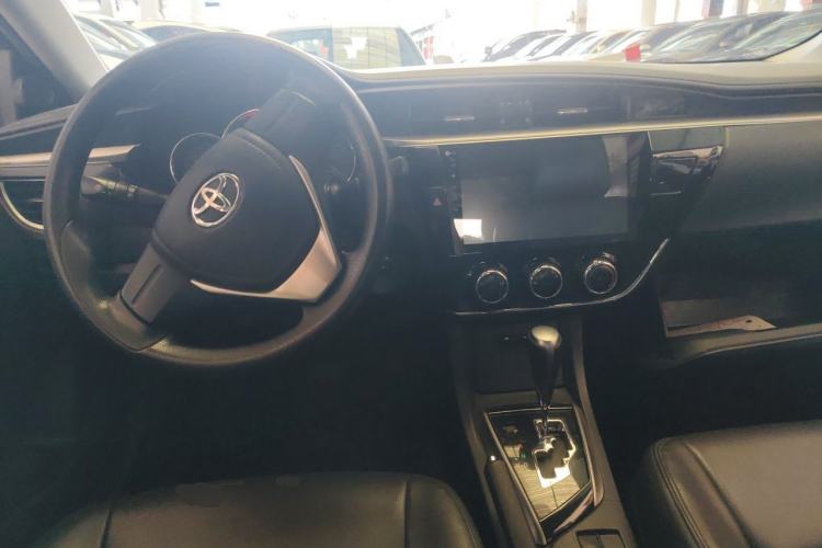 Used Toyota Corolla 2014 1.6L CVT GL Center Console