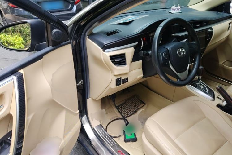 Used Toyota Corolla 2014 1.6L CVT GL-i Leather Edition Driver Seat