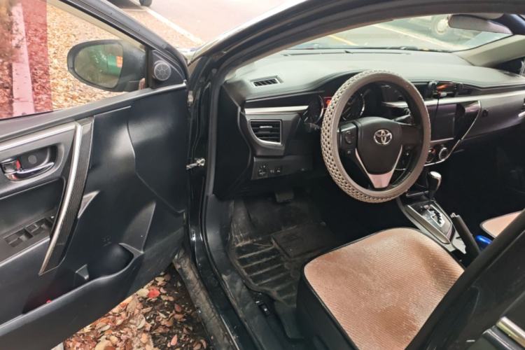 Used Toyota Corolla 2014 1.6L CVT GL-i Leather Edition Driver Seat