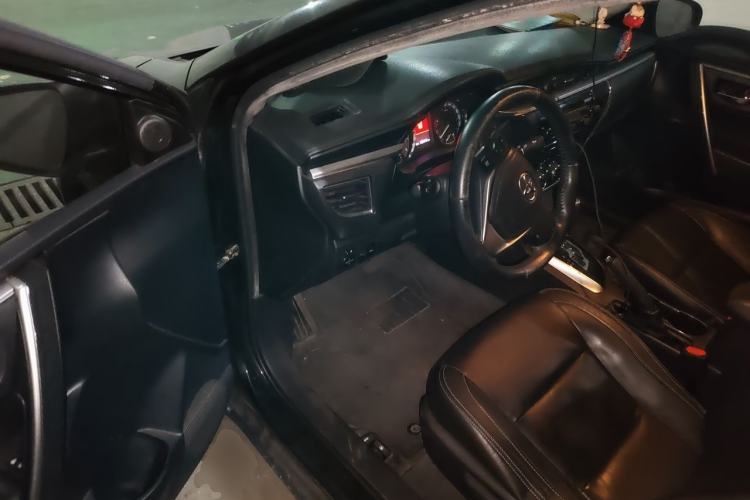 Used Toyota Corolla 2014 1.6L CVT GL-i Leather Edition Driver Seat