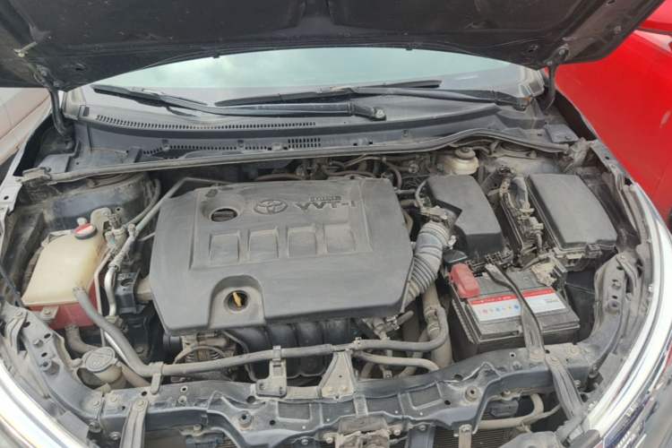 Used Toyota Corolla 2014 1.6L CVT GL Engine Bay