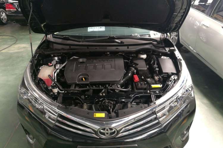 Used Toyota Corolla 2014 1.6L CVT GL Engine Bay