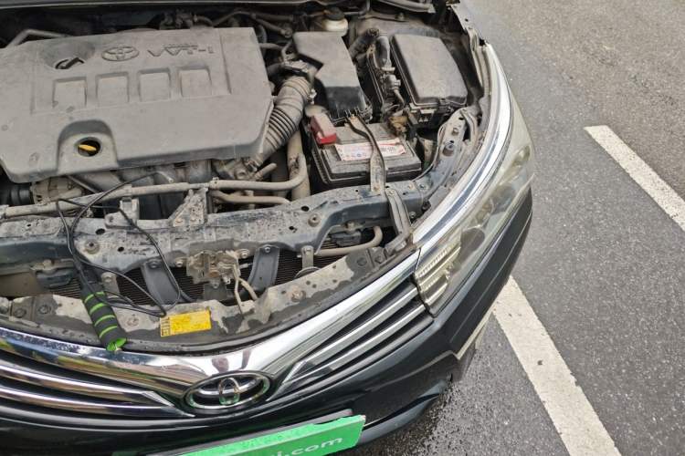 Used Toyota Corolla 2014 1.6L CVT GL-i Engine Bay Left