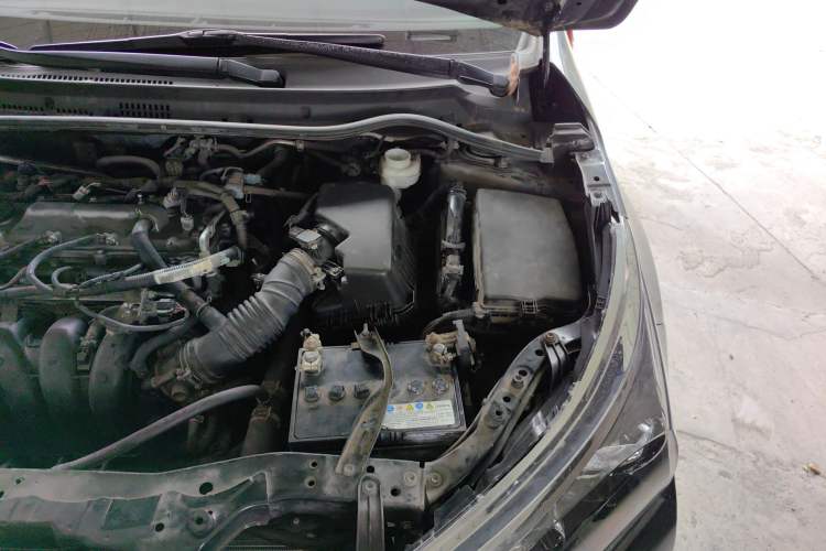 Used Toyota Corolla 2014 1.6L CVT GL-i Engine Bay Left