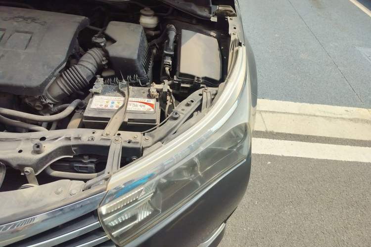 Used Toyota Corolla 2014 1.6L Manual GL Engine Bay Left