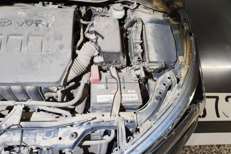 Used Toyota Corolla 2014 1.6L CVT GL Engine Bay Left
