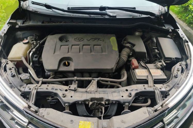 Used Toyota Corolla 2014 1.6L CVT GL Engine Bay