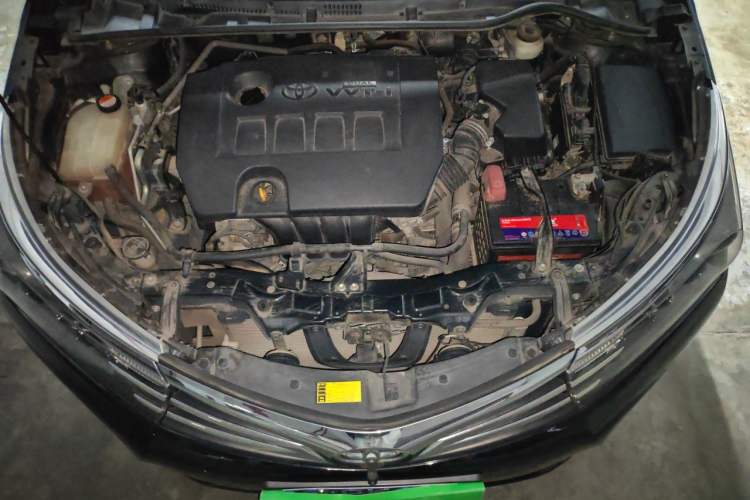 Used Toyota Corolla 2014 1.6L CVT GL Engine Bay