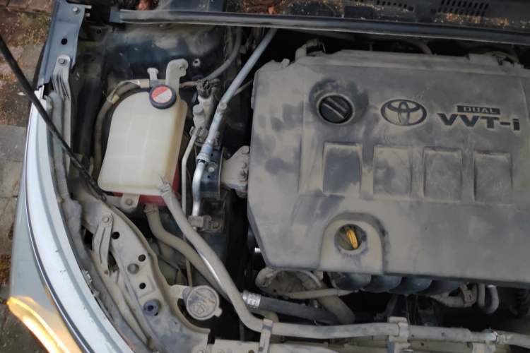 Used Toyota Corolla 2014 1.6L CVT GLX-i Engine Bay Right