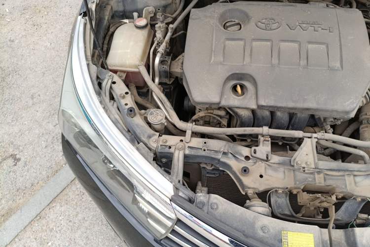 Used Toyota Corolla 2014 1.6L CVT GL Engine Bay Right