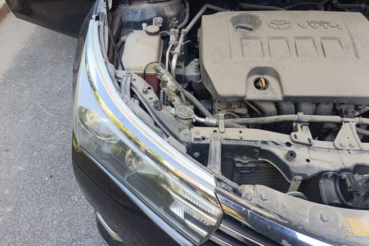 Used Toyota Corolla 2014 1.6L Manual GL Engine Bay Right