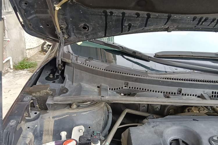 Used Toyota Corolla 2014 1.6L CVT GL Engine Bay Right