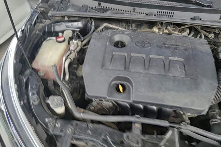 Used Toyota Corolla 2014 1.6L CVT GL-i Engine Bay Right