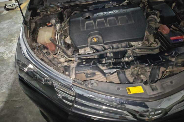 Used Toyota Corolla 2014 1.6L CVT GL Engine Bay Right