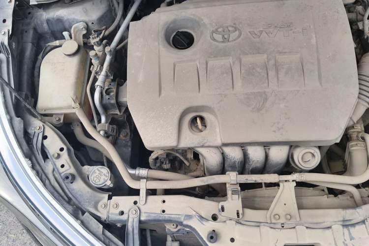Used Toyota Corolla 2014 1.8L CVT GLX-i Engine Bay Right