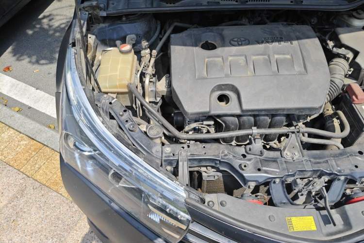 Used Toyota Corolla 2014 1.6L CVT GL-i Leather Edition Engine Bay Right