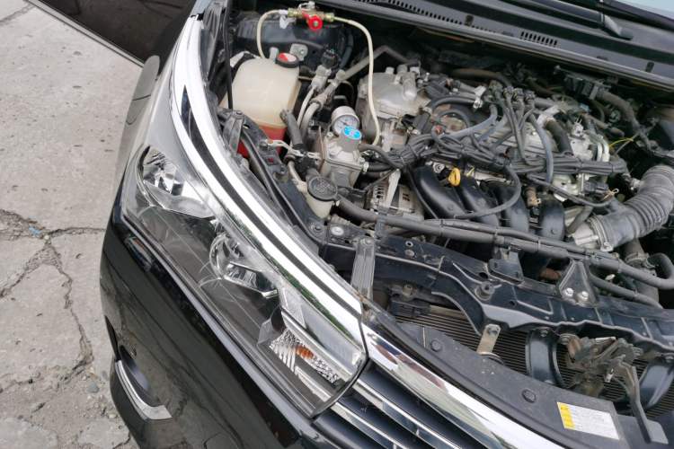 Used Toyota Corolla 2014 1.6L CVT GL-i Engine Bay Right