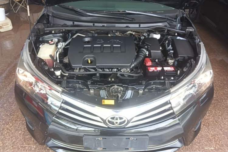 Used Toyota Corolla 2014 1.6L CVT GL Engine Bay