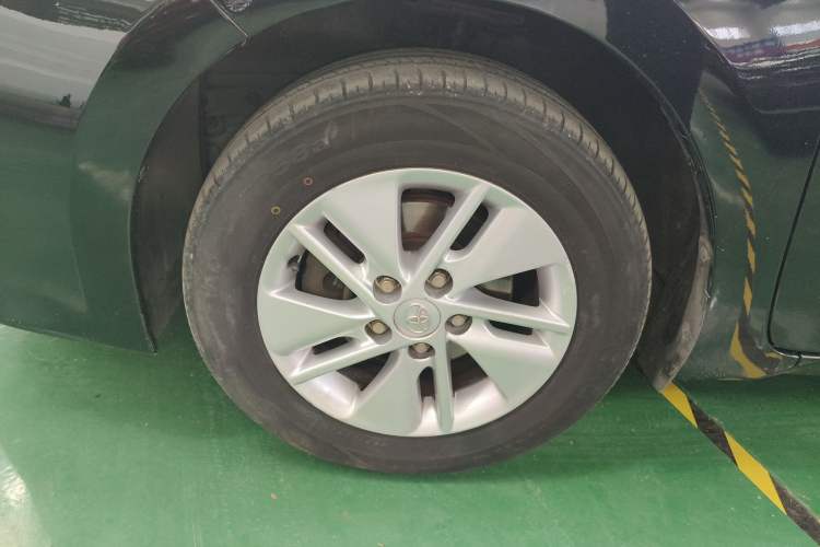 Used Toyota Corolla 2014 1.6L CVT GL Exterior 4