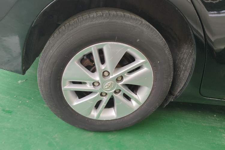 Used Toyota Corolla 2014 1.6L CVT GL Exterior 5