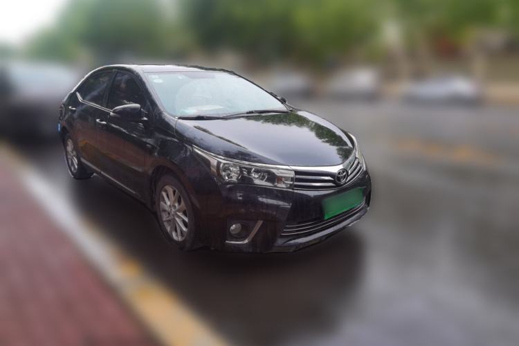 Used Toyota Corolla 2014 1.6L CVT GL-i Leather Edition Front Right 45 Deg