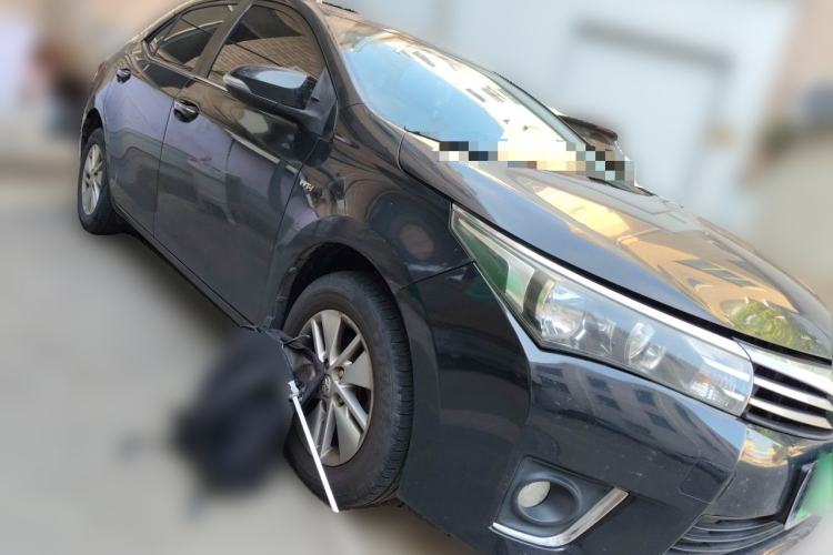 Used Toyota Corolla 2014 1.6L CVT GL Front Right 45 Deg