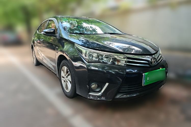 Used Toyota Corolla 2014 1.6L CVT GL Front Right 45 Deg