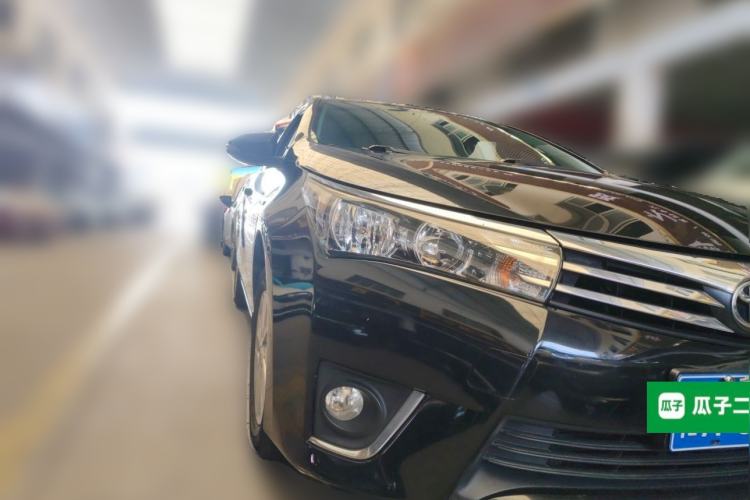 Used Toyota Corolla 2014 1.6L CVT GL Front Right 45 Deg