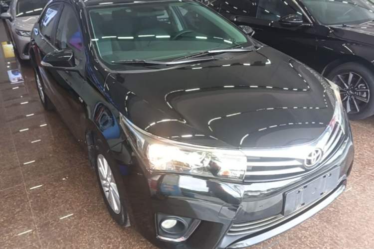 Used Toyota Corolla 2014 1.6L CVT GL Front Right 45 Deg