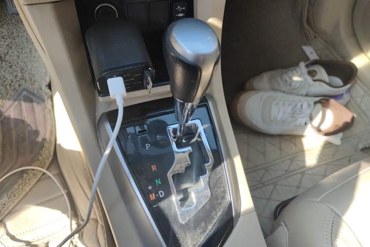 Used Toyota Corolla 2014 1.8L CVT GLX-i Gear Lever