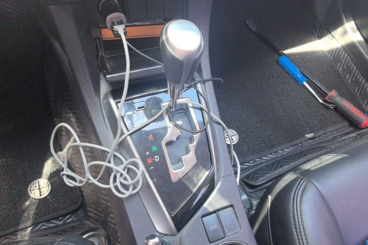Used Toyota Corolla 2014 1.6L CVT GL Gear Lever