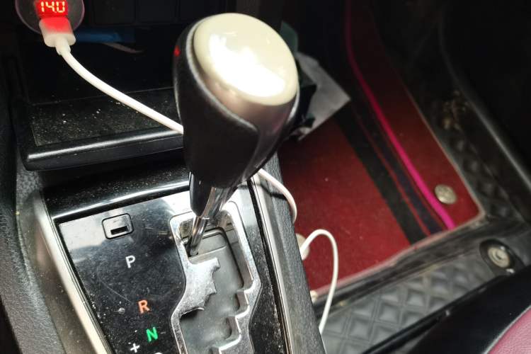 Used Toyota Corolla 2014 1.6L CVT GL-i Gear Lever
