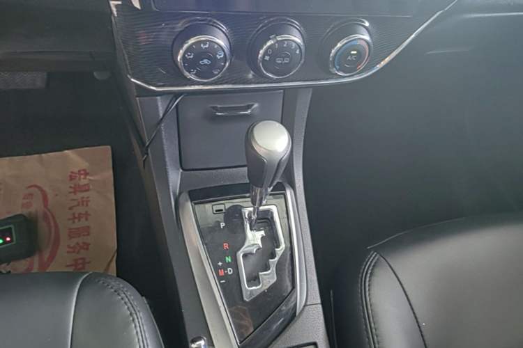 Used Toyota Corolla 2014 1.6L CVT GL-i Gear Lever