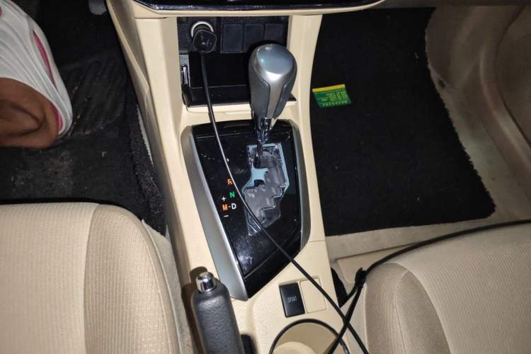 Used Toyota Corolla 2014 1.6L CVT GL Gear Lever