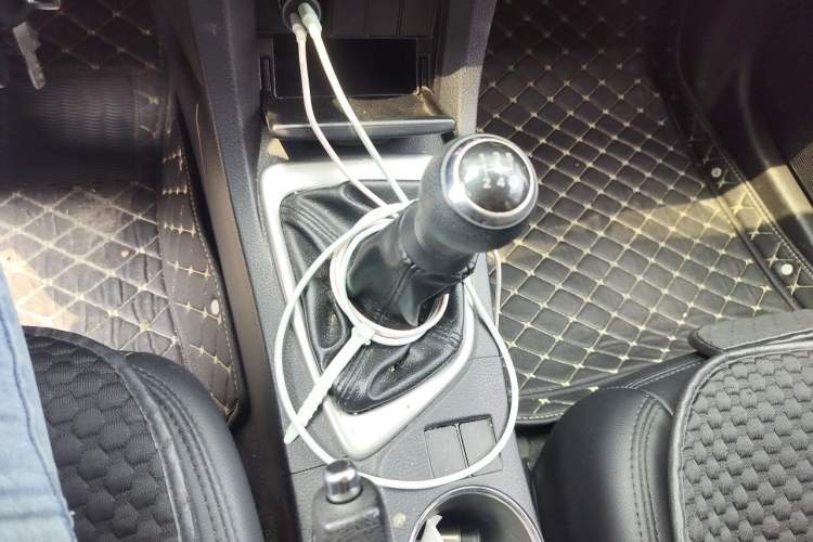 Used Toyota Corolla 2014 1.6L Manual GL Gear Lever