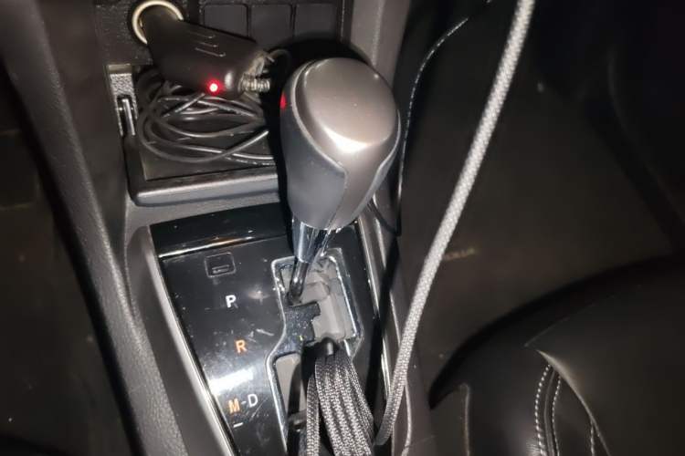 Used Toyota Corolla 2014 1.6L CVT GL-i Leather Edition Gear Lever