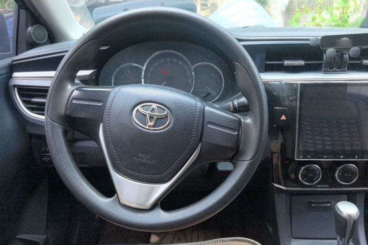 Used Toyota Corolla 2014 1.6L CVT GL Interior 2