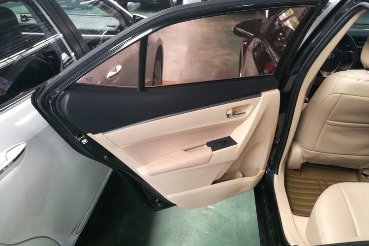 Used Toyota Corolla 2014 1.6L CVT GL Interior 5