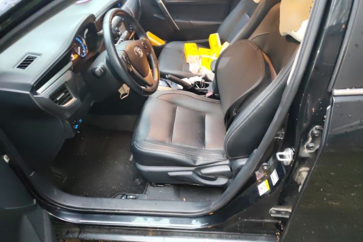 Used Toyota Corolla 2014 1.6L CVT GLX-i Left Front Seat