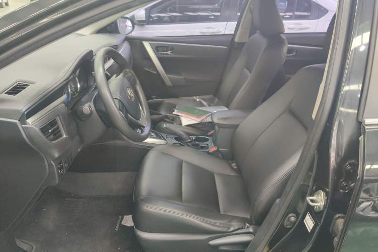 Used Toyota Corolla 2014 1.6L CVT GL Left Front Seat
