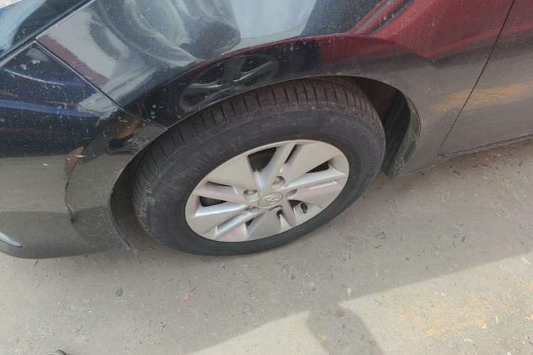 Used Toyota Corolla 2014 1.6L CVT GL Left Front Wheel Hub