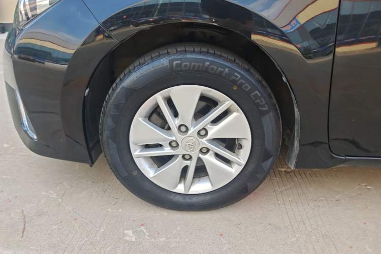 Used Toyota Corolla 2014 1.6L CVT GL Left Front Wheel Hub