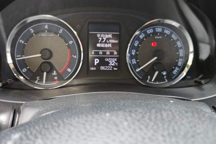 Used Toyota Corolla 2014 1.6L CVT GL-i Leather Edition Odometer Close Up