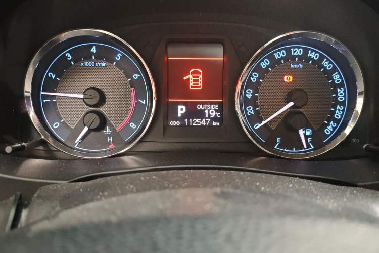 Used Toyota Corolla 2014 1.6L CVT GL-i Leather Edition Odometer Close Up