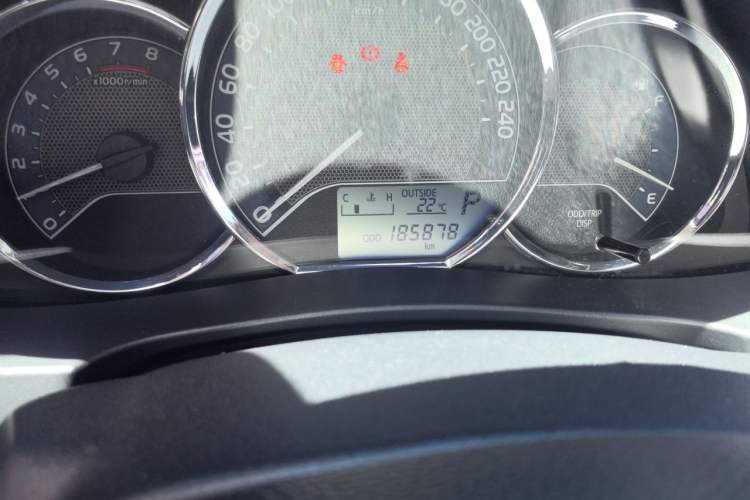 Used Toyota Corolla 2014 1.6L CVT GL Odometer Close Up