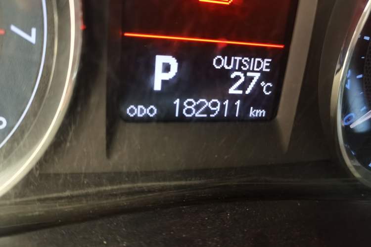 Used Toyota Corolla 2014 1.6L CVT GL-i Odometer Close Up