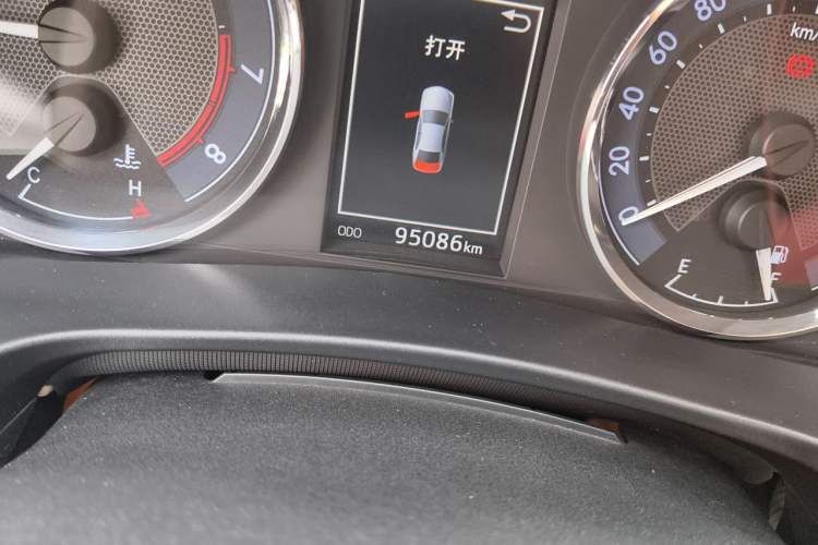 Used Toyota Corolla 2014 1.8L CVT GLX-i Odometer Close Up