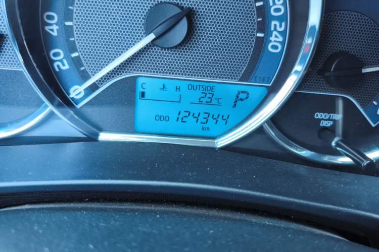 Used Toyota Corolla 2014 1.6L CVT GL Odometer Close Up