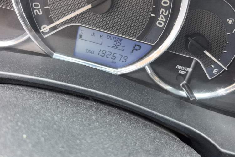 Used Toyota Corolla 2014 1.6L CVT GL Odometer Close Up