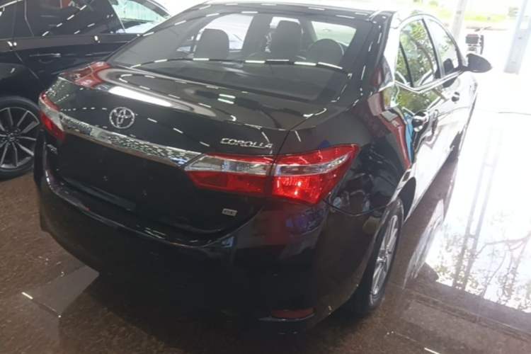 Used Toyota Corolla 2014 1.6L CVT GL Rear Right 45 Deg